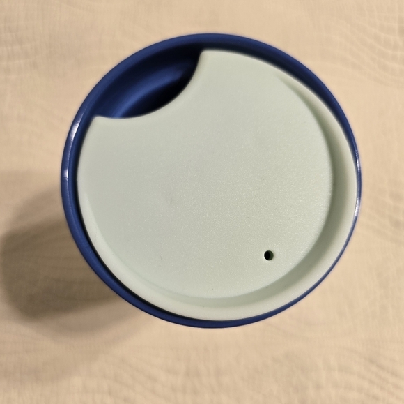 NWT Starbucks 2024 Holiday LATAM Limited Edition Ceramic Mug with Lid - Picture 3 of 5